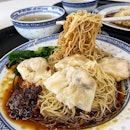 Tried the Chef Kin HK Wanton Noodle, and I like it.
Very decent bowl of dry dumplings noodle,
