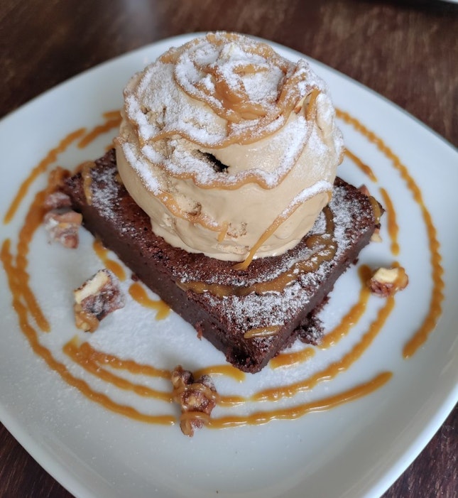 Brownie With Salted Caramel Ice Cream