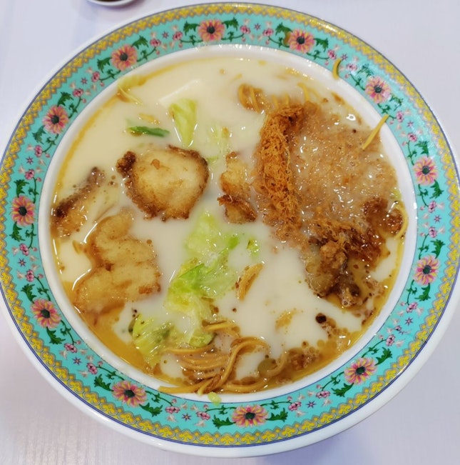 Fried Fish Soup With Yi Mian