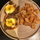Egg Benedict With Steaks