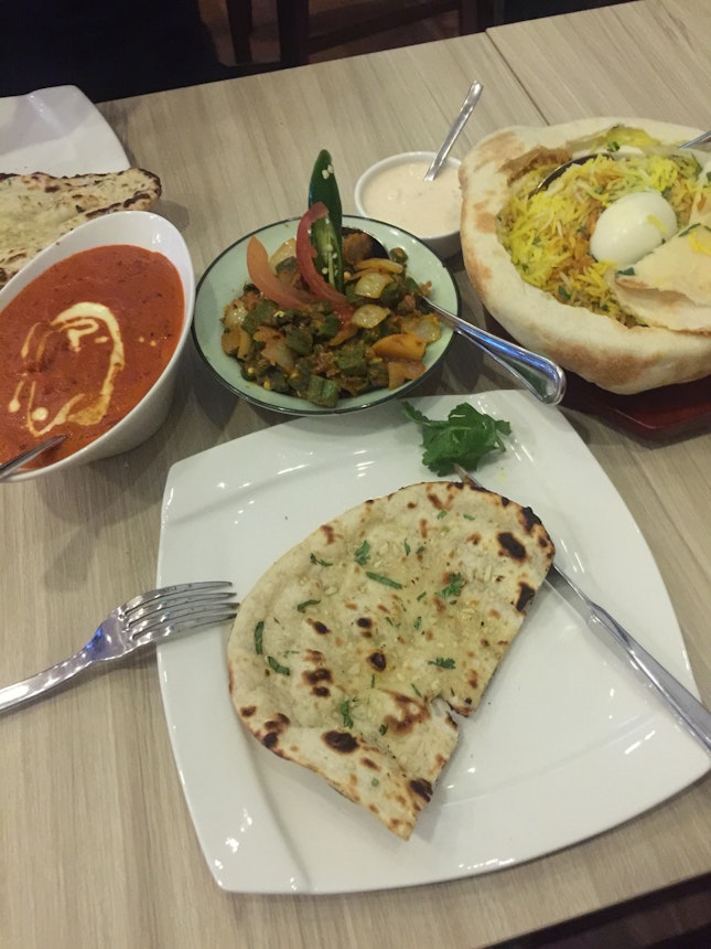 WB craved for Indian Food so here we are. Unique Biryani With prata but too spicy for me.
