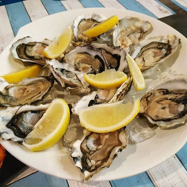 4⭐ We had 2 dozen of $1.99 oyster.