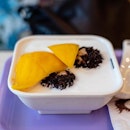 Black Glutinous Rice with Mango in Vanilla Sauce