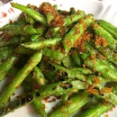 Long beans stir fry with dried shrimps give it an extra boost in flavour and crunch!