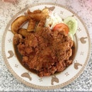 When you find the best chicken chop in JB, savour it by creating sound from the crisps and enjoy the meat juices flowing.