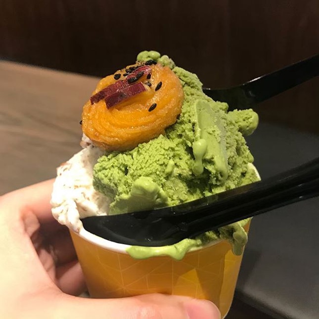 #yummy Japanese Gelato topped with sweet potato + Matcha Baked Cheesecake with Fig Wine Paste from JW360° @jewelchangiairport .