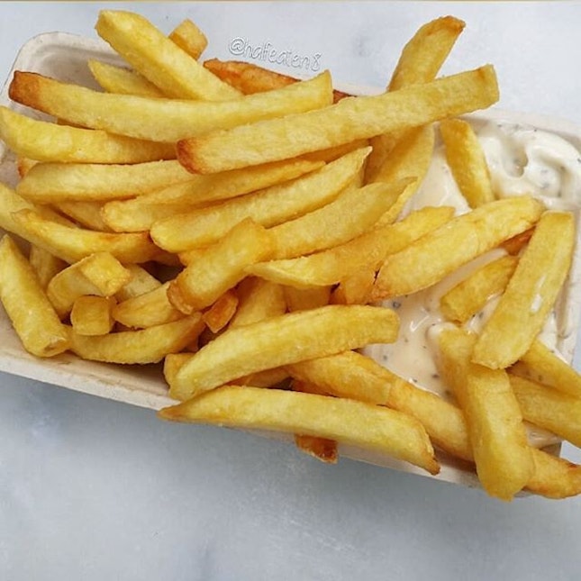 📍 [Amsterdam] Fries with truffle mayonnaise from Heertje Friet.