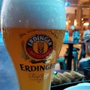 A cold Erdinger, tasty table bites, and a silver voiced lady belting out Xinyao hits (Sherrine) make O'Bar a happy place to chill.