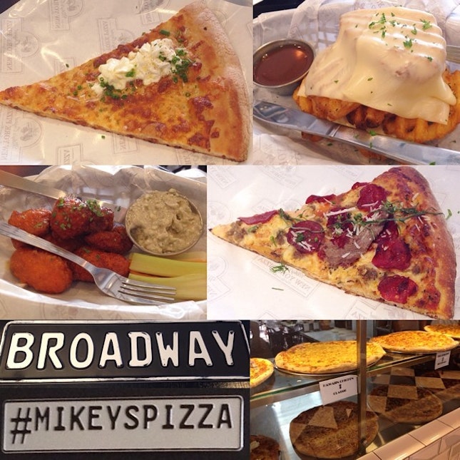 [WARNING, THIS IS GOING TO BE A VERY LONG POST ABOUT AN AWESOME PIZZA DINER) 
Mikey's pizza.