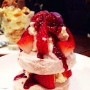 Berry Pavlova #heavenly #dessert #strawberries #igers #igdaily