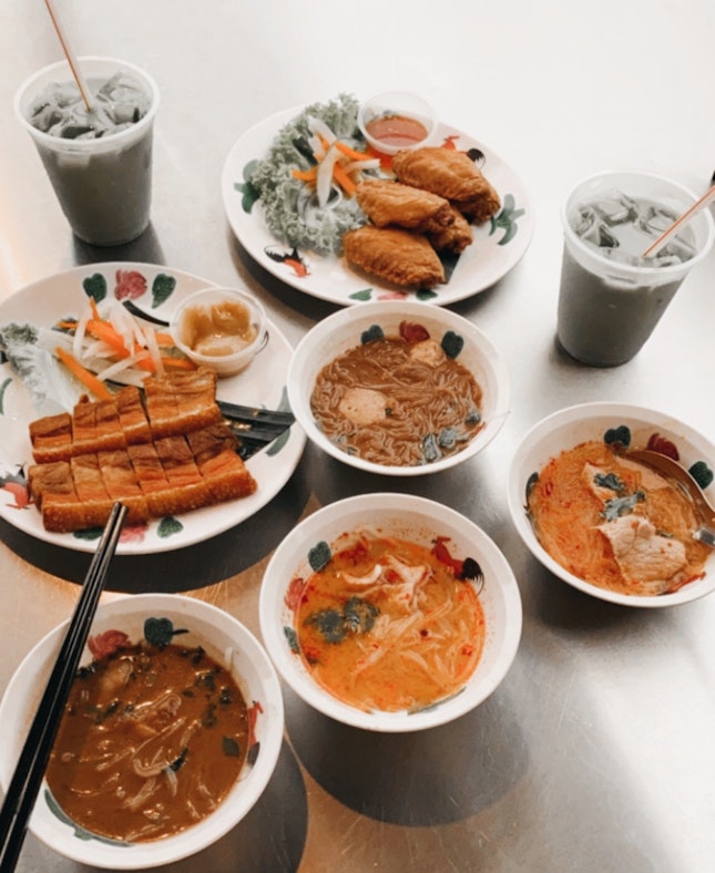 Boat Noodles, Roasted Pork, Chicken Wings and Milk Green Tea