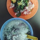 It is very hard to find a porridge stall with a hearty portion and fresh ingredients.