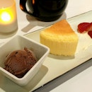 Yuzu Japanese Cheesecake with Keto Ice-Cream & Berries ($10)

