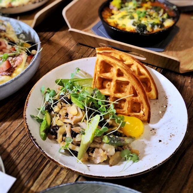 Miso Waffle with Chicken (S$20++) || Walking On Sunshine Cafe