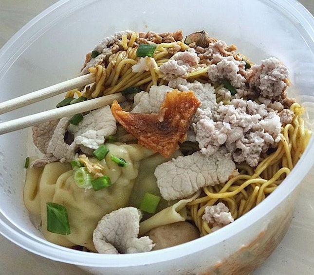 【Michelin Star Bak Chor Mee】$6 for a bowl of Bak Chor Mee which I queued for an hour plus😥 Will be back again only if I don’t have to wait for that long..