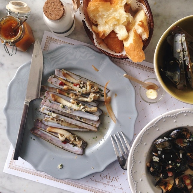 Razon Clam & Black Mussels