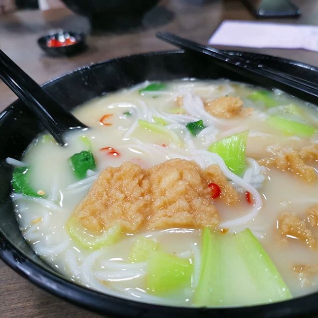 Fried Fish Noodle Soup ($5.80) from Xin Yuan Ji.