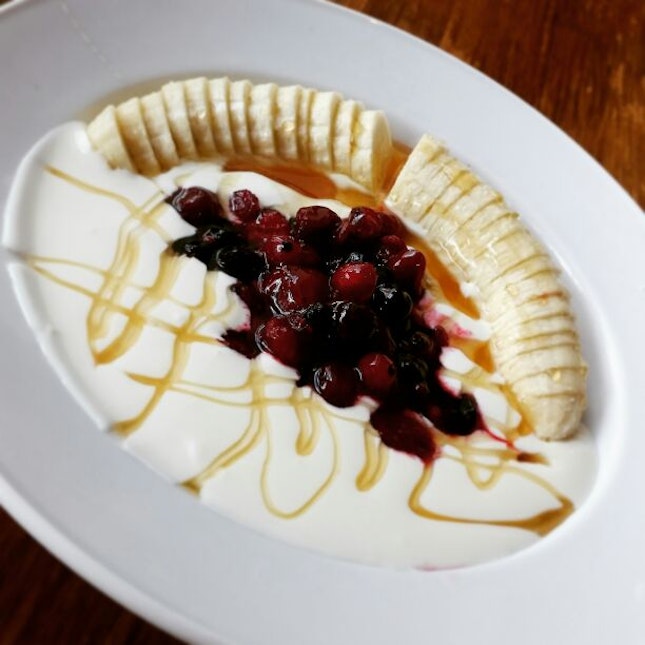 Honey Greek Yoghurt With Banana And Berries