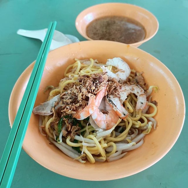 ❤Delicious bowl of dry prawn noodles with soup (S$3) in Bedok.