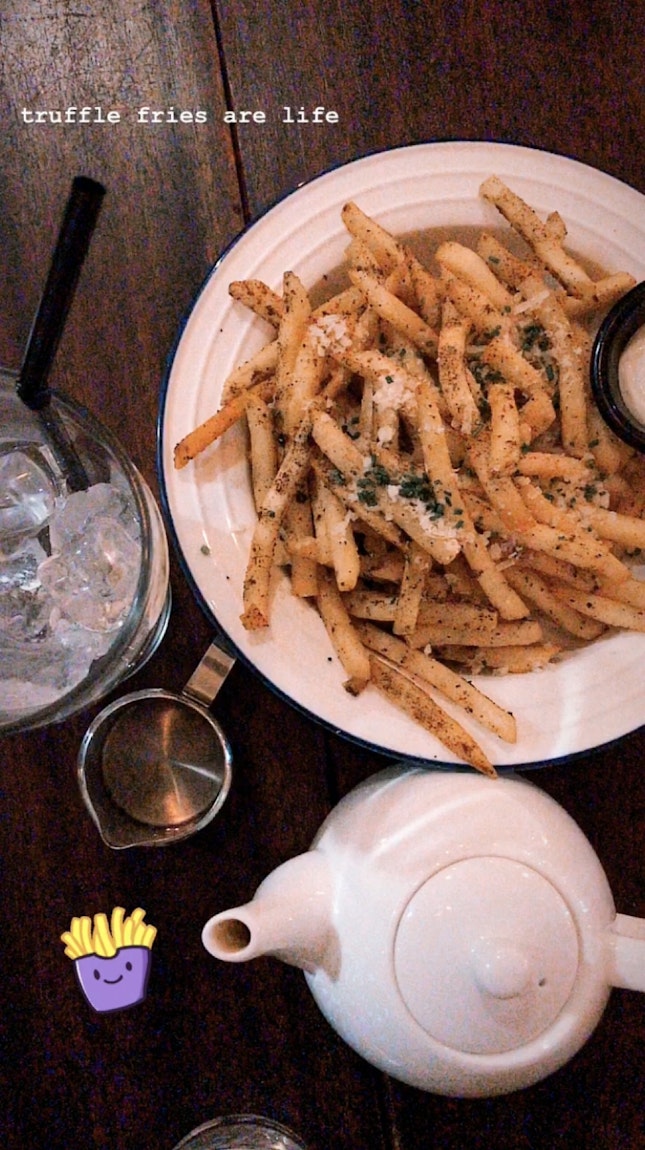 amazing truffle fries but mediocre mains