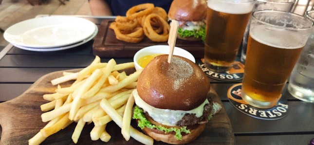 Delicious burger, fries and beer 🍻