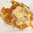 FOOD REVIEW 
Ivan's Carbina 
Rating: 💋💋💋 (Must Try)

Chicken Parmigiana Rosti $12
The chicken is so tender and juicy!