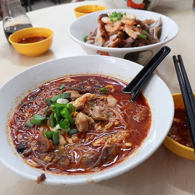 Ipoh Curry Mee at Restaurants Xin Quan Fang is my personal favorite place no doubt if you head over there on weekends its definitely packed so the only solution is go there early.