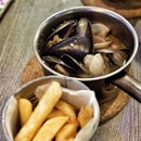 Mussels & clams in tom yam broth..fresh & delicious!!