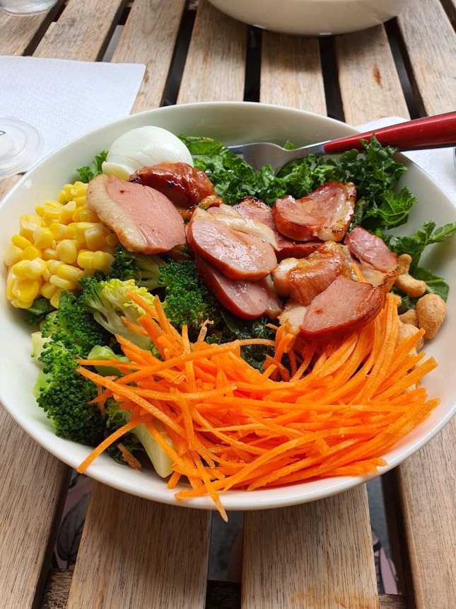 DIY Kale Salad With Duck Meat