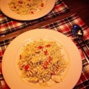 Simple and healthy dinner tonight: Basil Chicken Aglio Olio.
