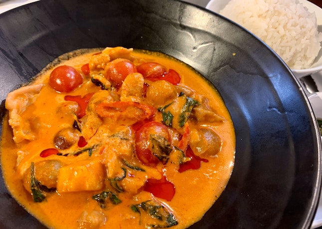 Roasted Red Curry With Chicken Daily Set | $16