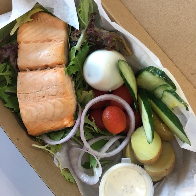 Oven Baked Salmon Salad 