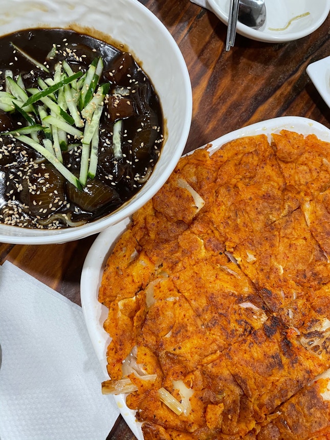 jjajangmyeon & kimchi pancake