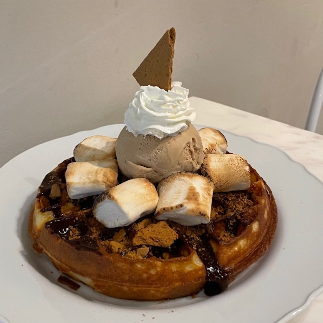 not really a fan of the SMORES WAFFLES ($15)