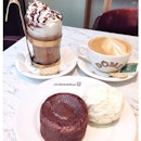 Coffee date with 👦❤️ ➊ [Mocha Creme S$6.60]

➋ [Flat White S$5]

➌ [Chocolate Lava with Gelato S$6.90]