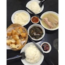 Dinner treat from the annoying friend last night☺️😘😍 [Bak Ku Teh Set S$11 - BKT, rice, Beancurd, youtiao], we topped up a [Preserved Vegetables S$3.90] because I find that S$7+ for a small plate of Kai Lan is pretty expensive.