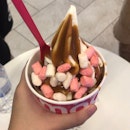 classic yoghurt with 2 toppings