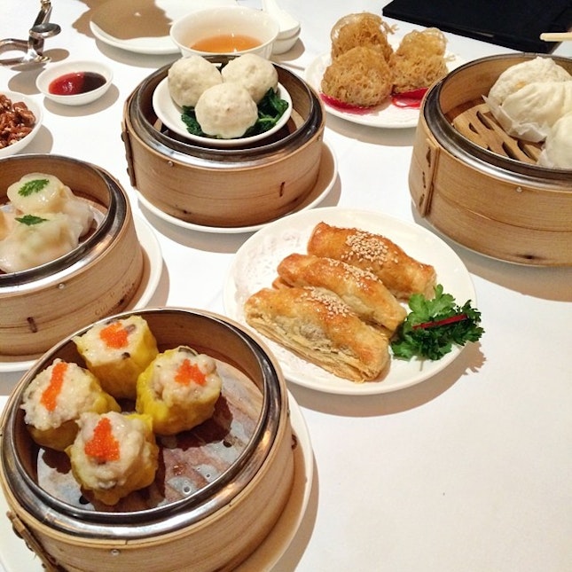 (點心 ; diǎn xin) Sunday Afternoon DimSum with the family #Chinese #dimsum #food #instafood #foodporn
