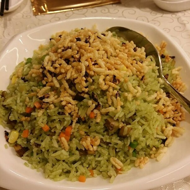 Spinach Fried Rice With Mushroom And Crispy Rice