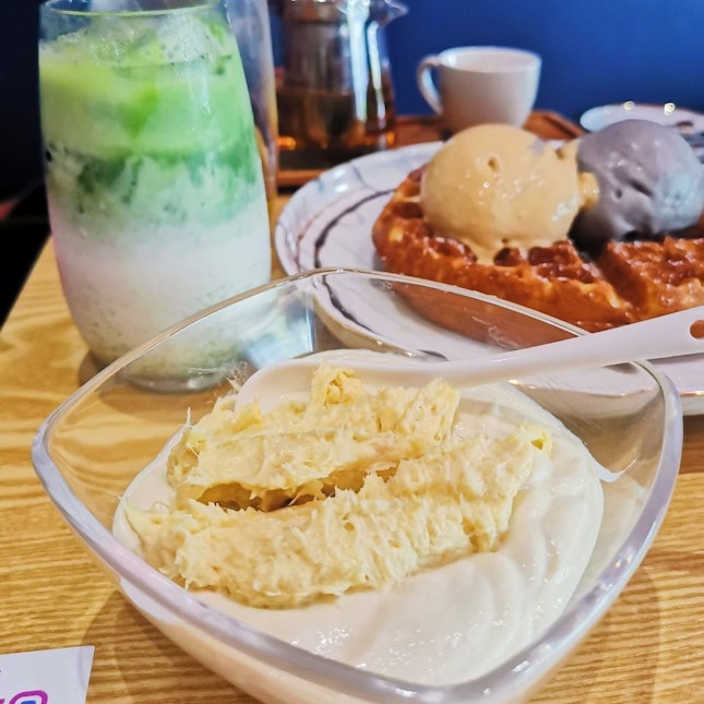 Durian Mousse ($5.50)