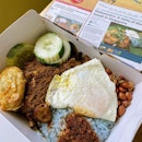 Trying out the Blue Pea Nasi Lemak.