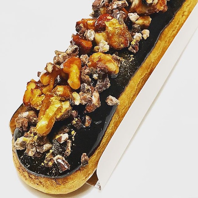 I love love love this chocolate eclair in all its caramelized, nutty glory.