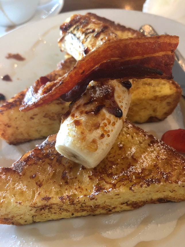 French Toast with crispy bacon