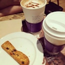 Since my younger days till now, I love the combi of coffee with almond biscotti..