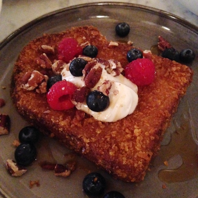 Brioche French Toast With Mixed Berries