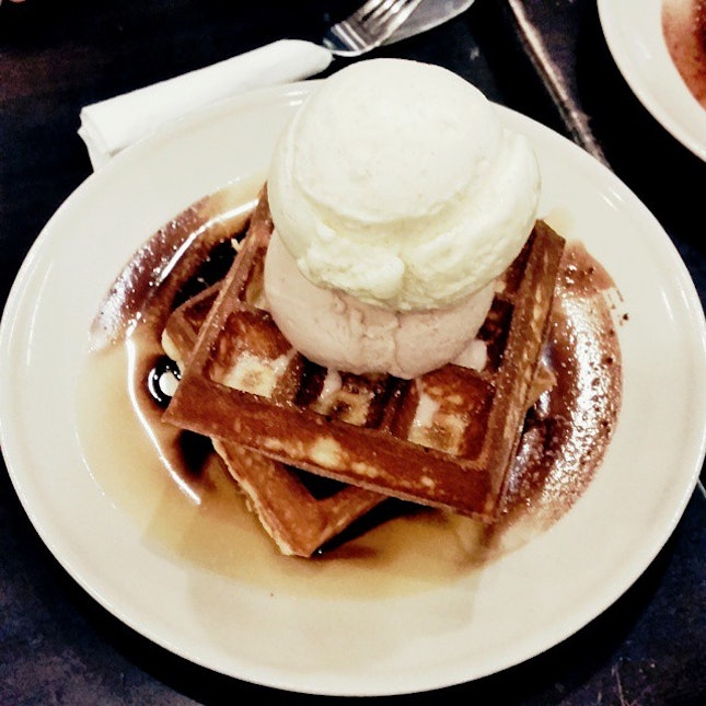 It's more than just how pretty it looks on photo but also actually how good the waffles and ice cream tasted.