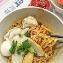 Breakfast | Teochew Fishball Noodle
.
