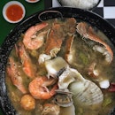 EatOut | Seafood Food Platter
.