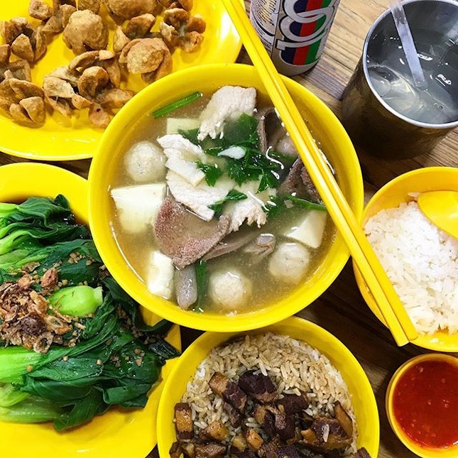 Pig Organ Soup ($6), Fried Meatballs ($4), Vegetables in Oyster Sauce ($4), Braised Pork Rice ($1.80) & Rice ($0.60) .