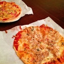 💕💕💕😍 Tuna Pizza 😍💕💕💕 _________________________________  #sgfood #foodsg #sgfoodies #foodporn #foodgasm #foodstagram #foodie #foodies #foodgram #igsg #igfood #100happydays #cafesg #vsco #instafood #sgcafe #igers #sgfoodie #whati8today #foosporn #sgrestaurant #chef #gourmet #italian #pizza #vscofood #nomnomnom #yummy#burpple